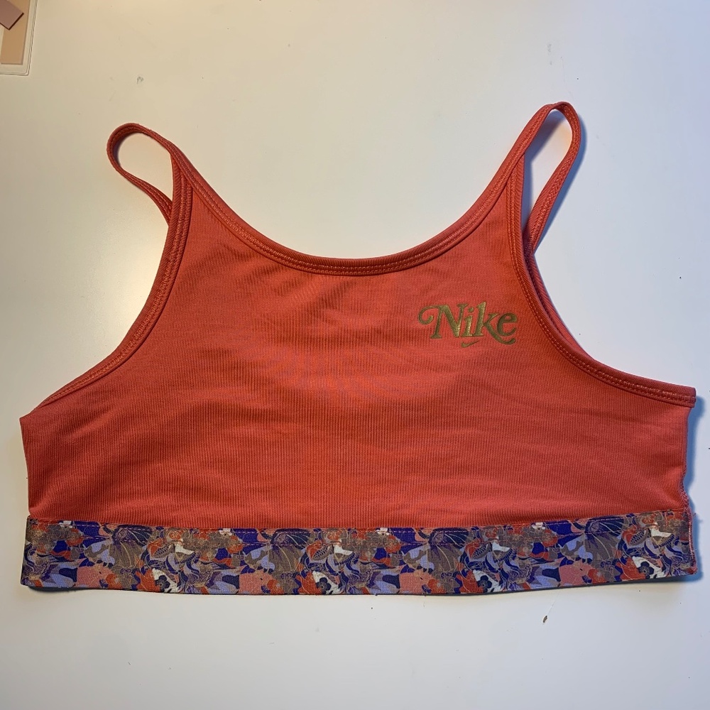 Nike Dri-Fit Floral Sports Bra – Lightweight Support Activewear Athleisure (M)